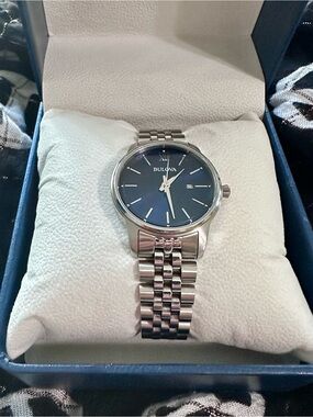 Like New: Women’s BULOVA Watch C835450 in New Box w/ Working Battery
